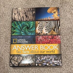 National Geographic Answer Book - Gold & Multicolor Cover Panels